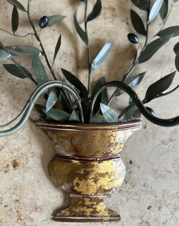 A PAIR OF VINTAGE HAND PAINTED TOLE 'POTTED OLIVE TREE' SCONCES, 1950s - Image 3